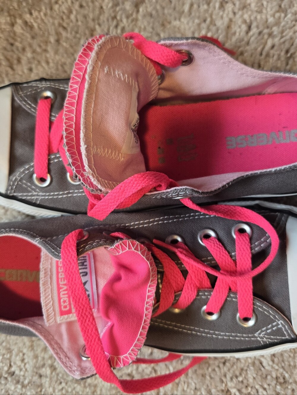Converse  Low Top Sneakers - Gray with Hot Pink Details. Size 8 - Picture 7 of 7
